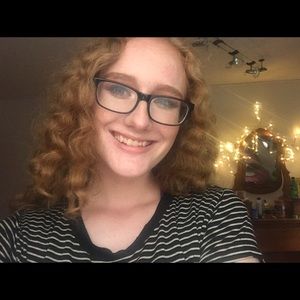 Meet your Posher, Caitlin